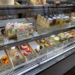 パティスリーカフェ エムヤスヒコ - ショーケース