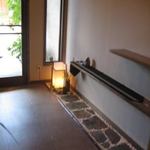 和食もみじ - 玄関アプローチ