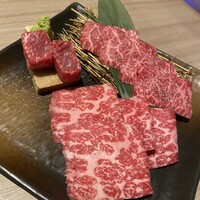 近江うし 焼肉 にくTATSU 青山本店 - 