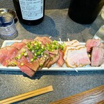 なんか喰ぃ亭 - お肉３種盛り(炙り牛タン チャーシュー 和牛)