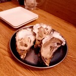 5坪 - 生牡蠣 1個 200円