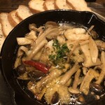 FESTA - エビとキノコのアヒージョ979円＆カリカリバケット330円