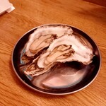 5坪 - 焼き牡蠣 1個200円