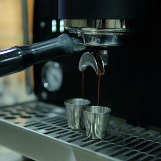 ドリンクも充実。選べるドリップコーヒーから甘めのラテまで