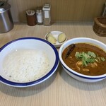 エチオピアカリーキッチン 高田馬場店 - チキン豆カリー(辛さ50倍) 970円