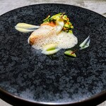 French Restaurant ensia - サーモンミキュイ　根セロリシソ泡ソース