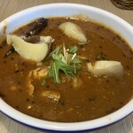 エチオピアカリーキッチン - チキン豆カリー、ジャガイモ