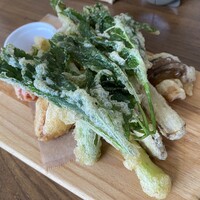 野菜のフリット クミン塩とアンガスの紅塩