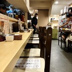 とんかつ そら - 左右となり１席づつ空けていて広々使える