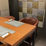 252027985 - 
