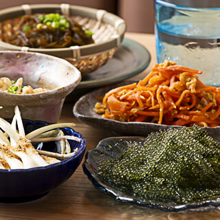 沖縄直送食材を活かした、本場の味と遜色ない本格沖縄料理！