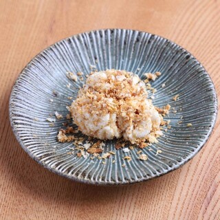 驚きの発想から生まれるツマミ。おまかせコースで舌鼓