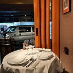 ヌガ - 開放的なお店