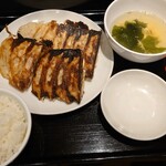 ぎょうざの店 ひょうたん ミント神戸店 - 