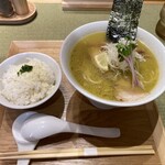 牡蠣と貝 - 濃厚牡蠣らぁ麺950円+チーズリゾット用ご飯250円