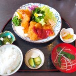 食樂 縁 - 日替わり ミックスフライ定食  (チキンカツ、エビフライ、イカフライ)