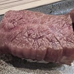 焼肉家けんちゃん - 和牛贅沢盛の牛寿司３貫盛り・ロース