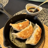 珞珈壹号 銀座店 - 豚肉焼き餃子