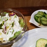 キッチン ブルー グローブ - サラダ、お新香のアップ