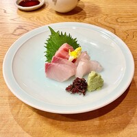 炭焼うな富士 白壁別邸 - 刺身盛り合わせ(3種)