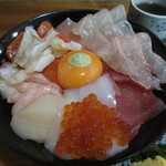 みなと食堂 - 漁師の漬丼 1950円　(2024.5)