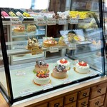 アン グラン メルシー - ホールケーキショーケース