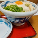 讃松庵 - 深い丼にぎっしりの剛麺