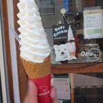 シロクマカフェ - ソフトクリーム（コーン）600円