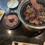 炭火焼肉 楽牛園 - 