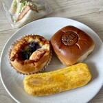 サンエトワール - 海老カツサンド、白楽あんぱん、グレープフルーツとオレンジのデニッシュ、ナスミートロールパン