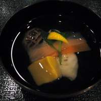 熊魚菴 たん熊北店 東京ドームホテル店 - 吸物（炙り貝柱真蒸）