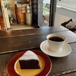 ポップコーヒーズ - ガトーショコラ・コーヒー