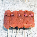 菜食健美 里味 - さくら団子　道中　アイスボックスの中で桜餡のデコレーションが少し潰れてしまいました　byまみこまみこ