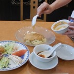 横浜中華街 北京飯店 - 胡麻ダレは全部かける