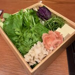 北新地しゃぶしゃぶすき焼き きらく - 季節野菜の盛り合わせ