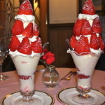 シェフ・ド・フランス - 旬のイチゴパフェx2  12月〜5月迄楽しめます