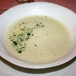 シェフ・ド・フランス - 野菜スープも美味しい   パンに漬けて食べても合います