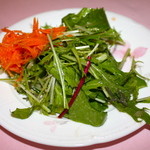 シェフ・ド・フランス - サラダは新鮮でシャキシャキ感もありドレッシングもGOOD
