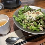 ディーアイワイ サラダ & デリカテッセン - 