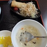 台湾料理 福祥居 - 定食のスープと揚げ物