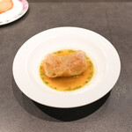 三和 - 金目鯛のフリット、骨からとった出汁と山椒のソース