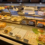 美栄堂 - ケーキも販売しています。