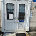 魚屋 - 入り口張り出し