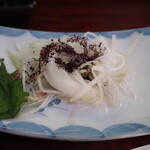 ふみ - 大根のツマは「ゆかり」をかけてくれます