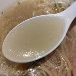麺家 たけ田 - スープの感じ