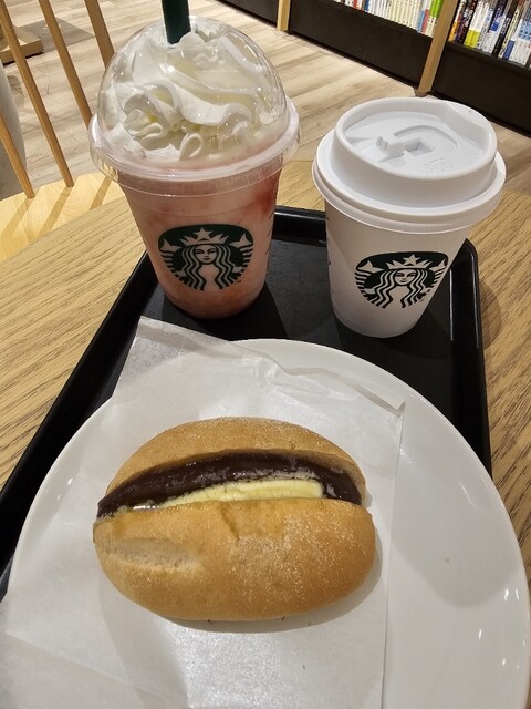 スターバックスコーヒー TSUTAYA BOOKSTORE 弘前ヒロロ店（STARBUCKS COFFEE） - 弘前（カフェ）の写真