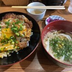 やぐら - 特性カツ丼定食1000円(カツ丼は食べかけw)