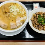 支那そば いしおか - 