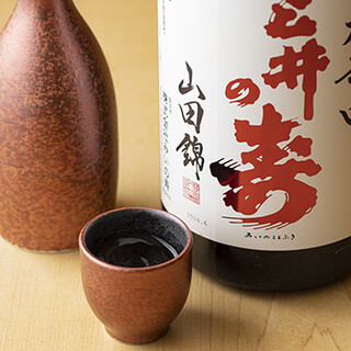 こだわりの鮨と共に、選りすぐりの日本酒を