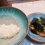 日本料理 TOBIUME - ⑩煮えばな(お米品種:元気つくし、福岡県若松産)
      ⑪真鯛(福岡県遠賀産)胡麻和え
      艶々の炊き上がり、ピカピカでお米が立っています
      濃いめ胡麻和え真鯛とも相性良いですね